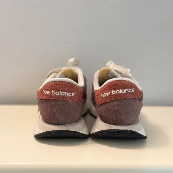 New Balance Women's 237 V1 Classic Sneaker - Picture 5 of 7